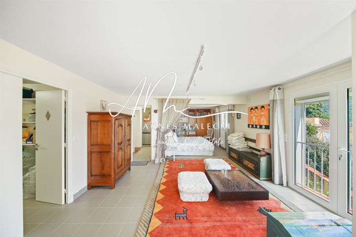 Image No.16-4 Bed House for sale