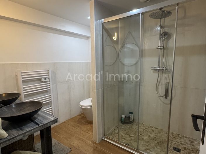 Image No.8-4 Bed House for sale