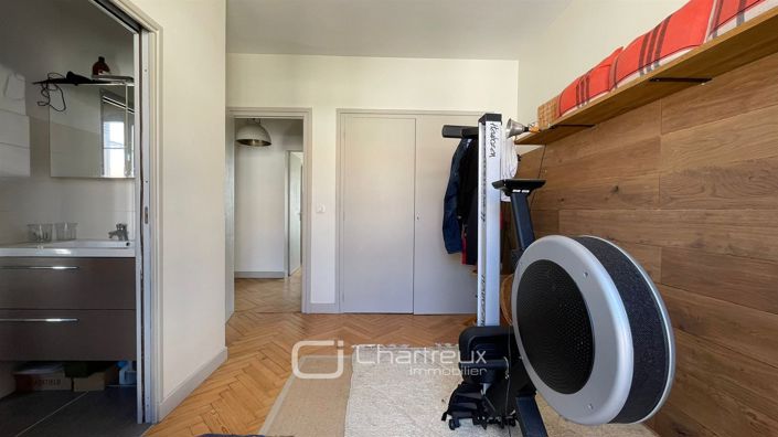 Image No.24-4 Bed House for sale