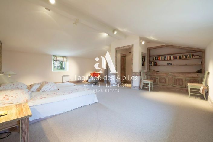 Image No.20-7 Bed House for sale