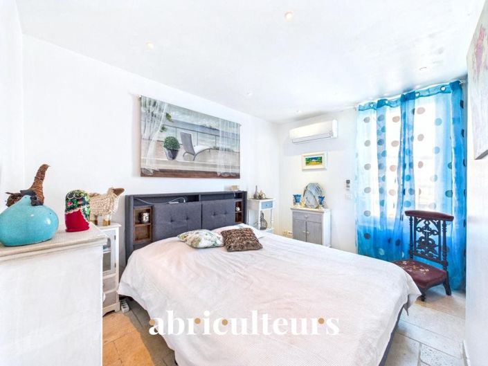 Image No.10-3 Bed House for sale