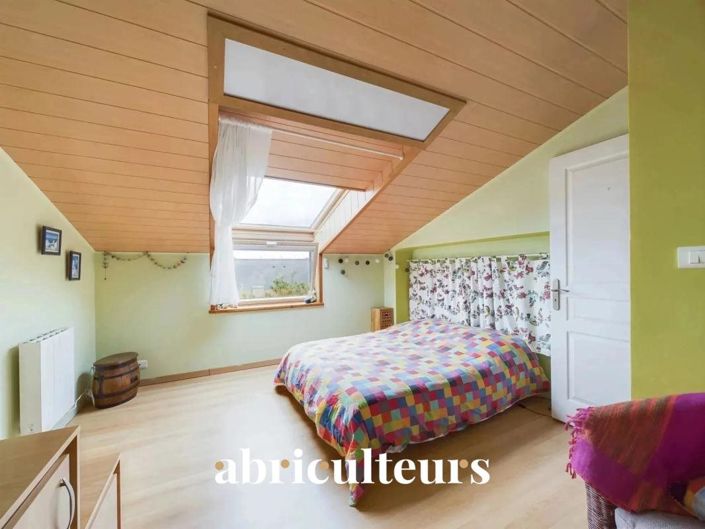 Image No.10-4 Bed House for sale