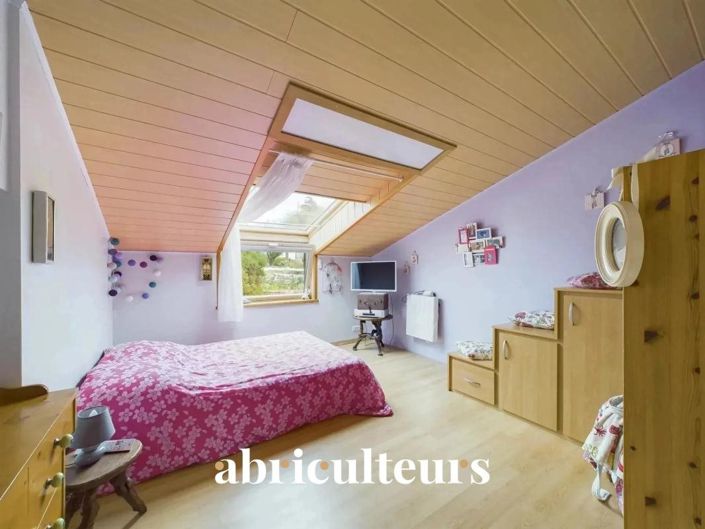 Image No.12-4 Bed House for sale