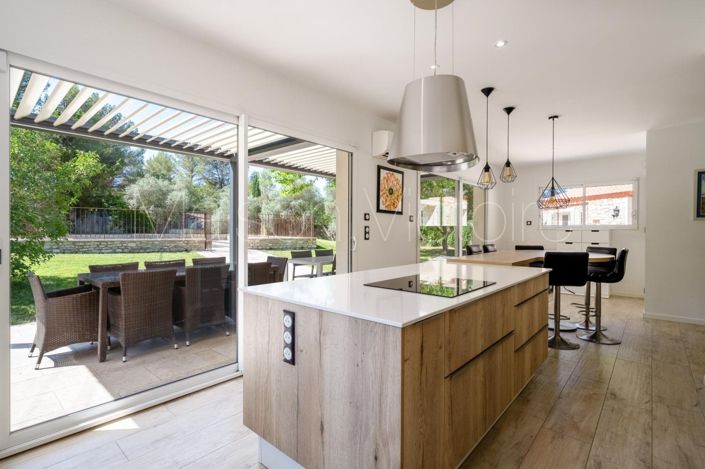 Image No.2-4 Bed House for sale