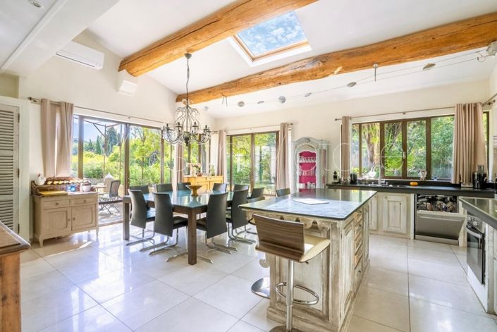 Image No.2-5 Bed House for sale