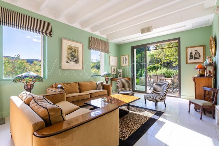 Image No.3-5 Bed House for sale