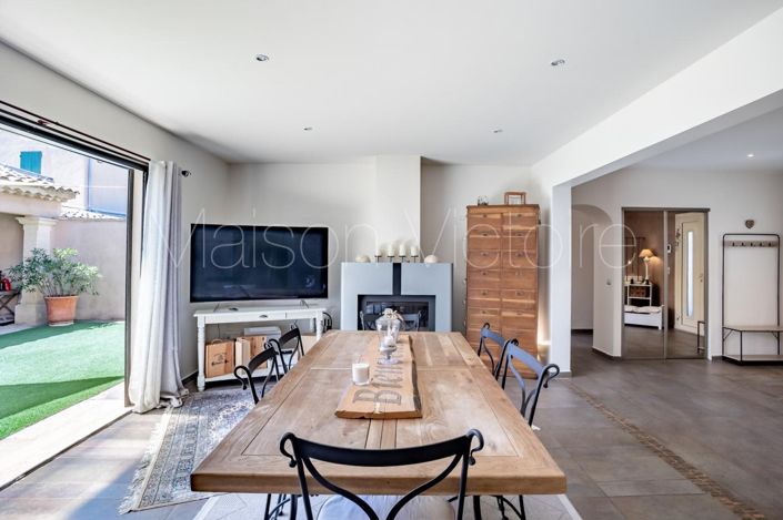 Image No.18-4 Bed House for sale