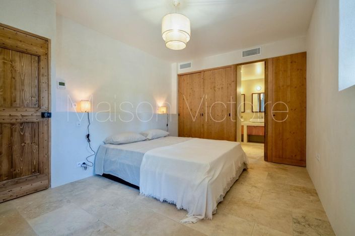 Image No.19-4 Bed House for sale