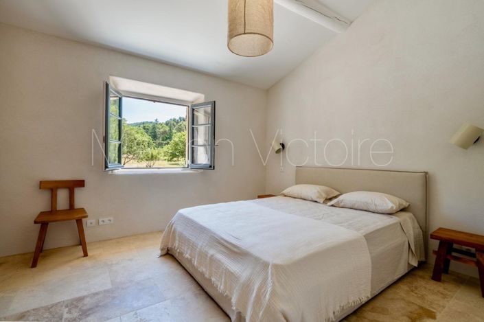 Image No.22-4 Bed House for sale