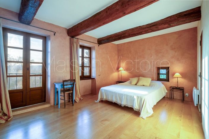 Image No.12-6 Bed House for sale