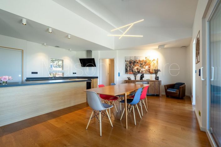 Image No.20-4 Bed House for sale