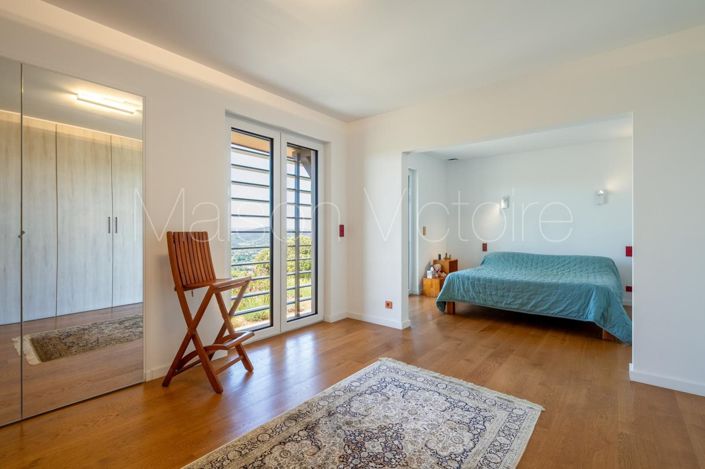 Image No.22-4 Bed House for sale