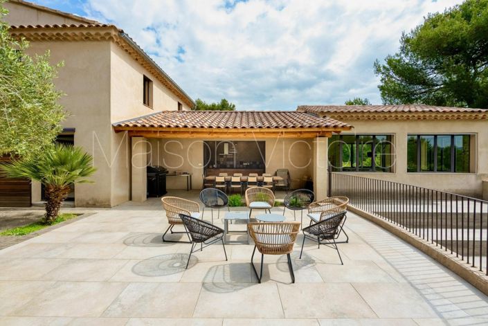 Image No.10-8 Bed House for sale