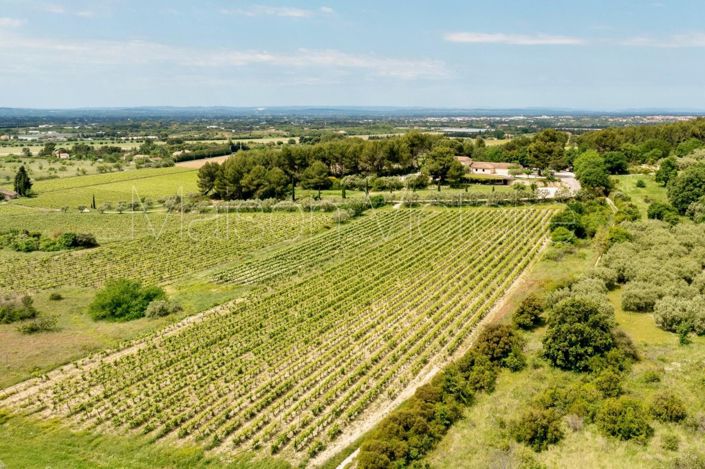 Image No.2-8 Bed House for sale