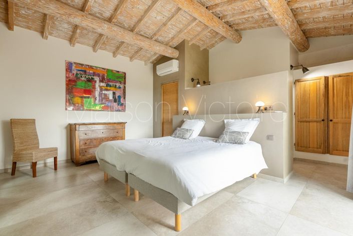 Image No.21-8 Bed House for sale