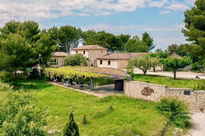 Image No.6-8 Bed House for sale