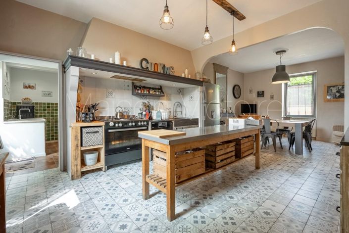 Image No.8-11 Bed House for sale