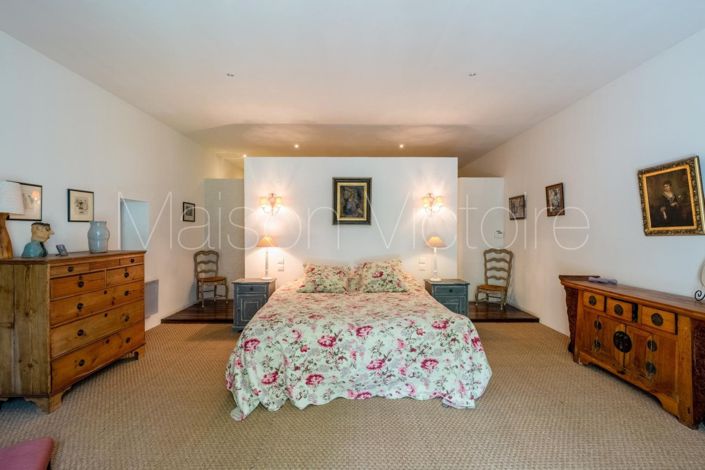 Image No.19-5 Bed House for sale