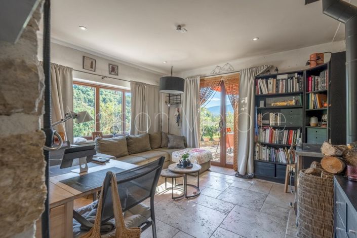 Image No.8-3 Bed House for sale