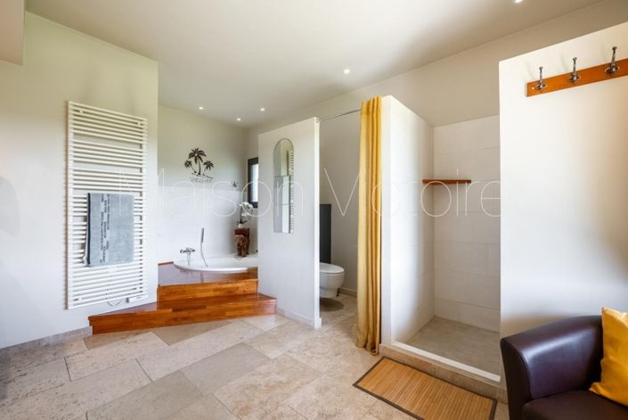 Image No.21-4 Bed House for sale