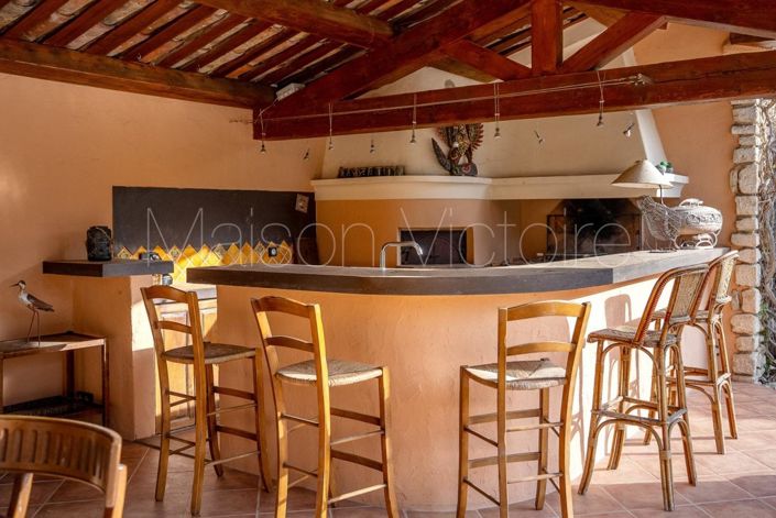 Image No.11-5 Bed House for sale