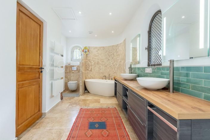 Image No.21-5 Bed House for sale