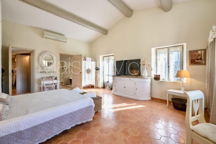 Image No.23-5 Bed House for sale