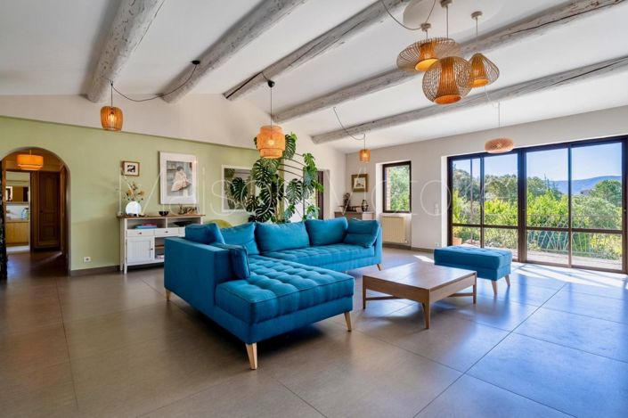 Image No.16-5 Bed House for sale