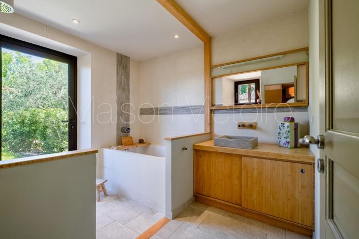 Image No.23-5 Bed House for sale