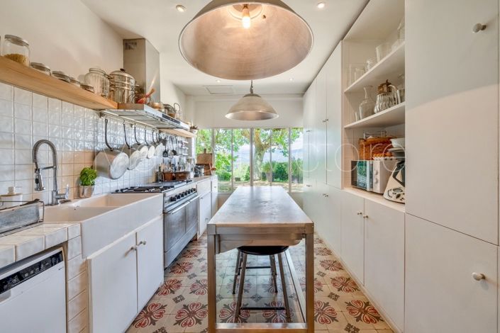 Image No.18-9 Bed House for sale