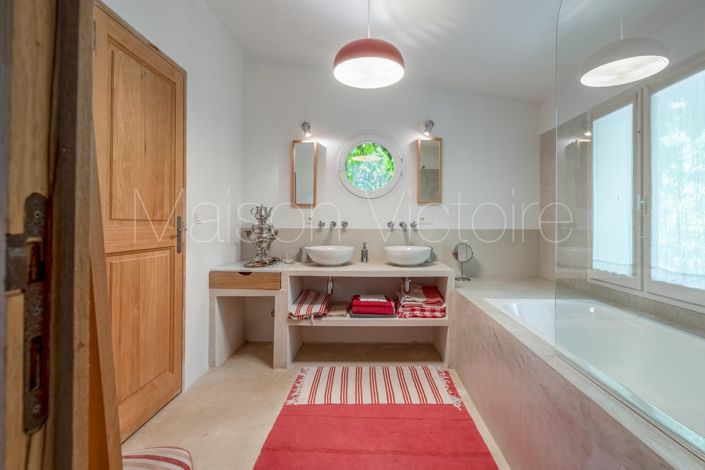 Image No.24-9 Bed House for sale