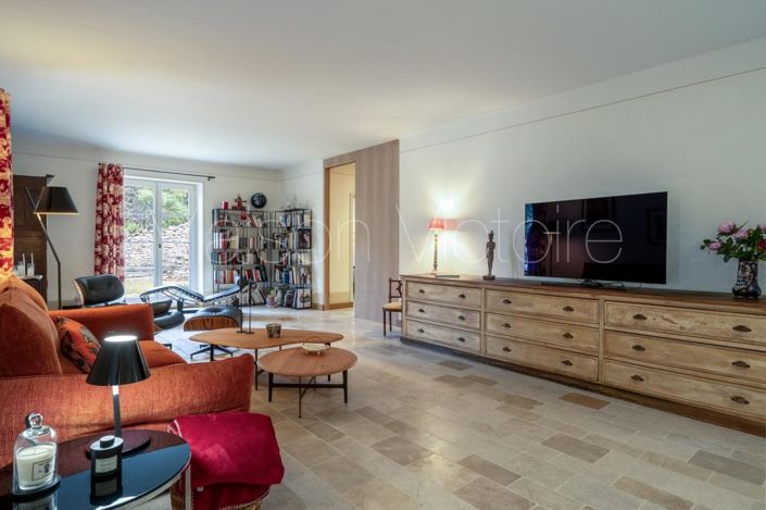 Image No.16-6 Bed House for sale