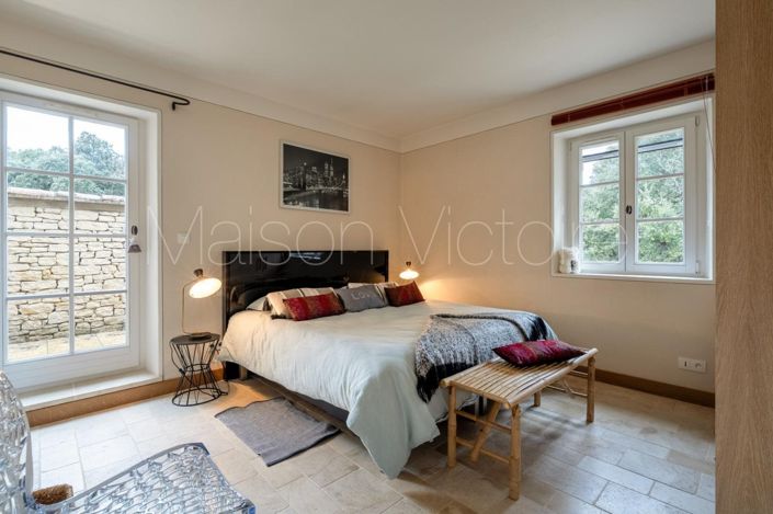 Image No.18-6 Bed House for sale