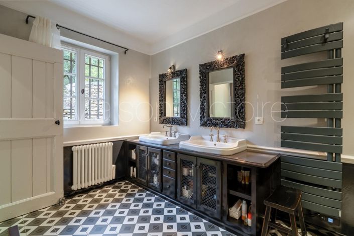 Image No.20-6 Bed House for sale