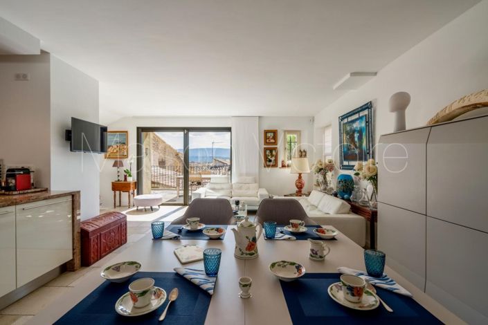 Image No.11-3 Bed House for sale