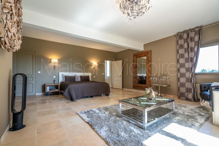 Image No.13-8 Bed House for sale