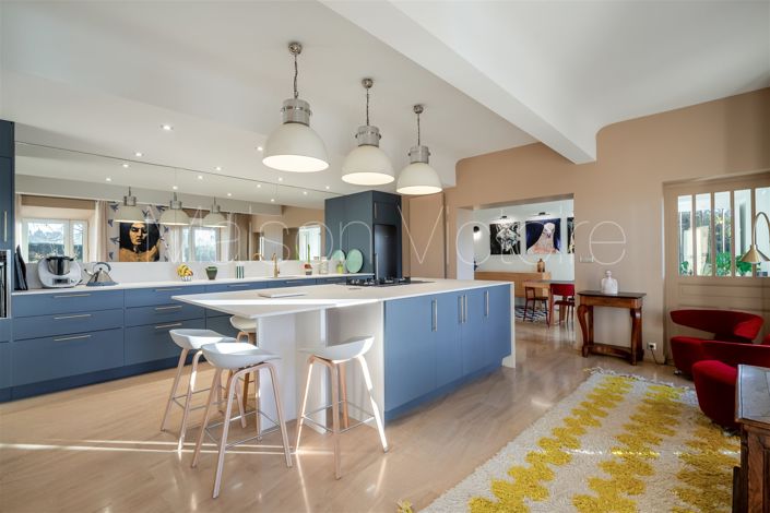 Image No.2-8 Bed House for sale