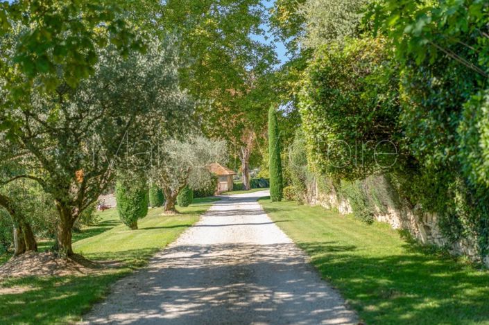 Image No.2-6 Bed House for sale