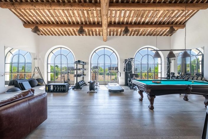 Image No.8-8 Bed House for sale