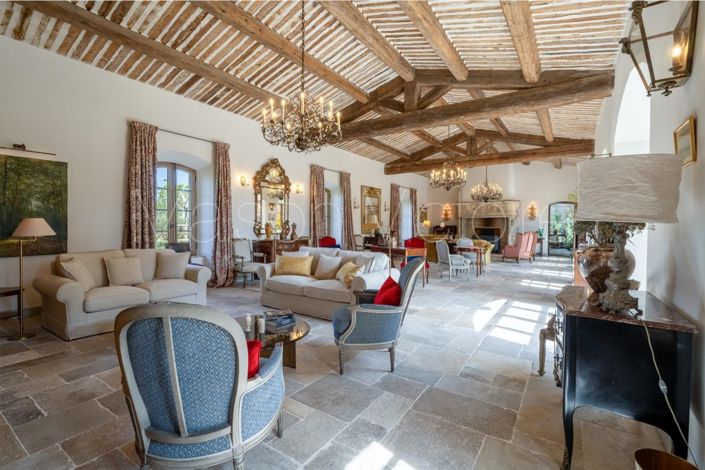 Image No.9-8 Bed House for sale