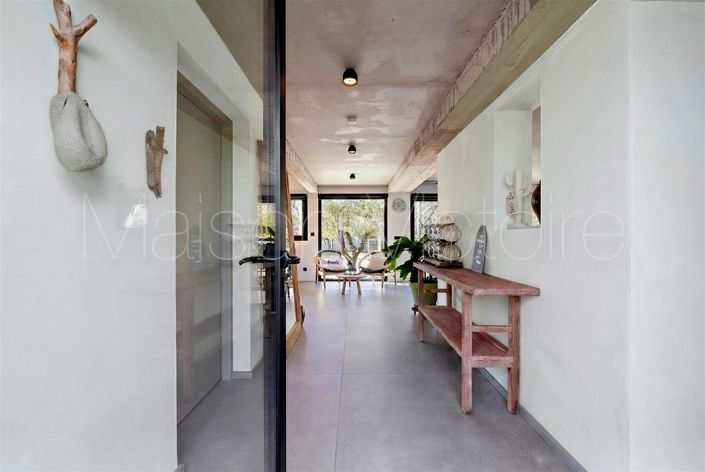 Image No.12-2 Bed House for sale