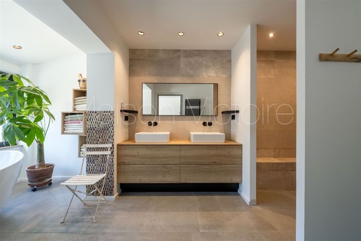 Image No.17-2 Bed House for sale