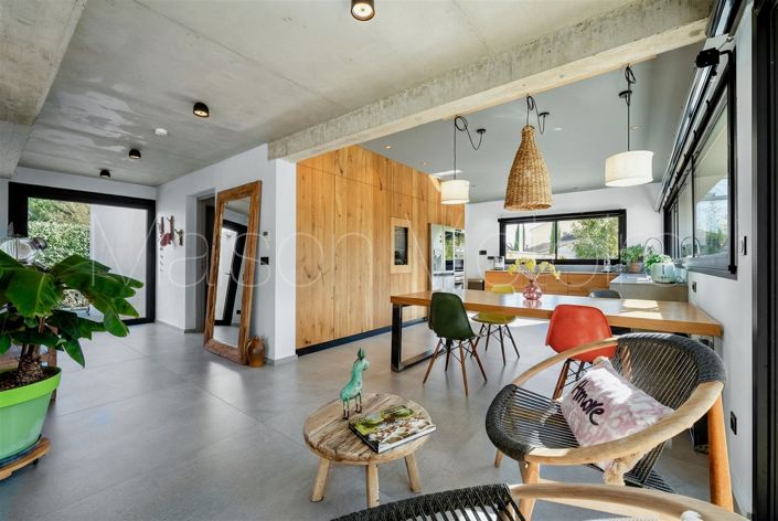 Image No.6-2 Bed House for sale