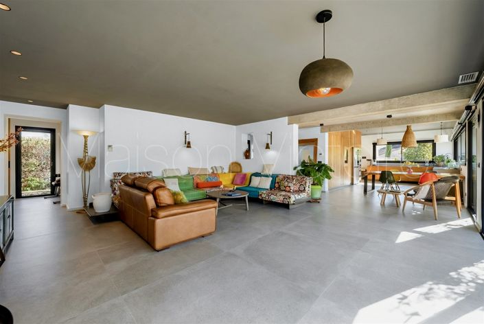 Image No.8-2 Bed House for sale