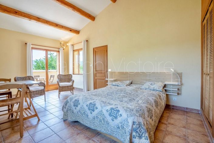 Image No.19-3 Bed House for sale