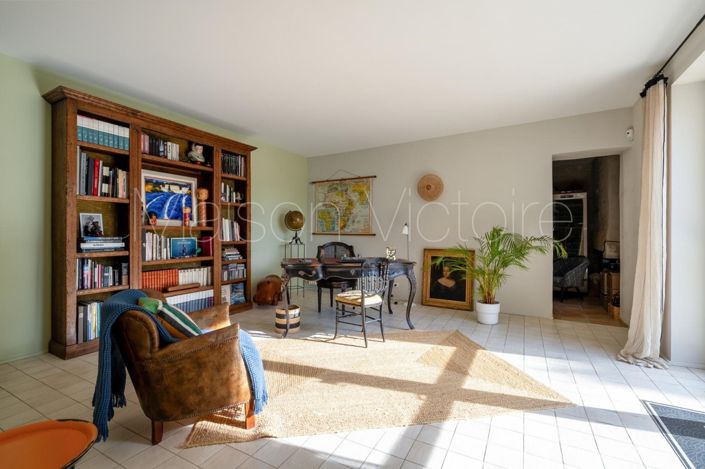 Image No.25-13 Bed House for sale