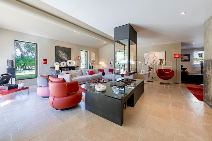 Image No.8-Maison de 9 chambres à vendre à Gordes