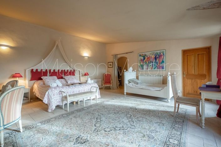 Image No.17-10 Bed House for sale