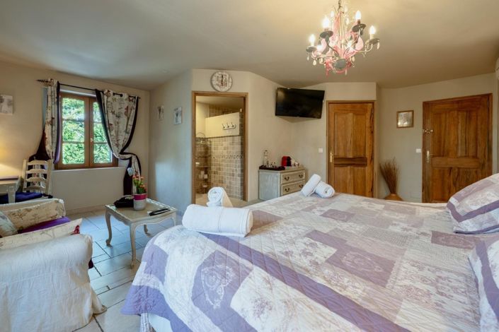 Image No.21-10 Bed House for sale