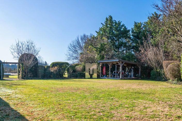 Image No.4-10 Bed House for sale